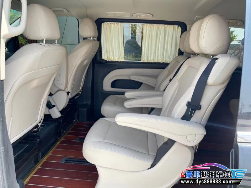 18年奔驰威霆SUV抵押车出售