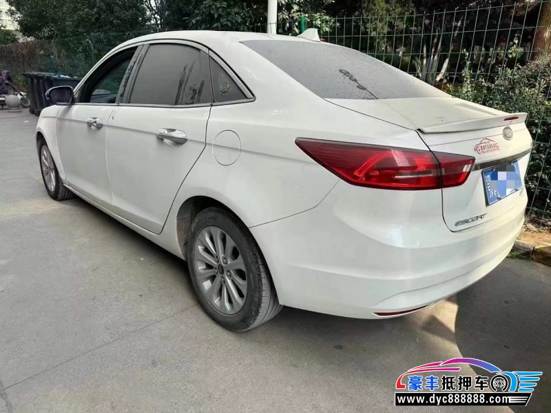 17年福特福睿斯轿车抵押车出售