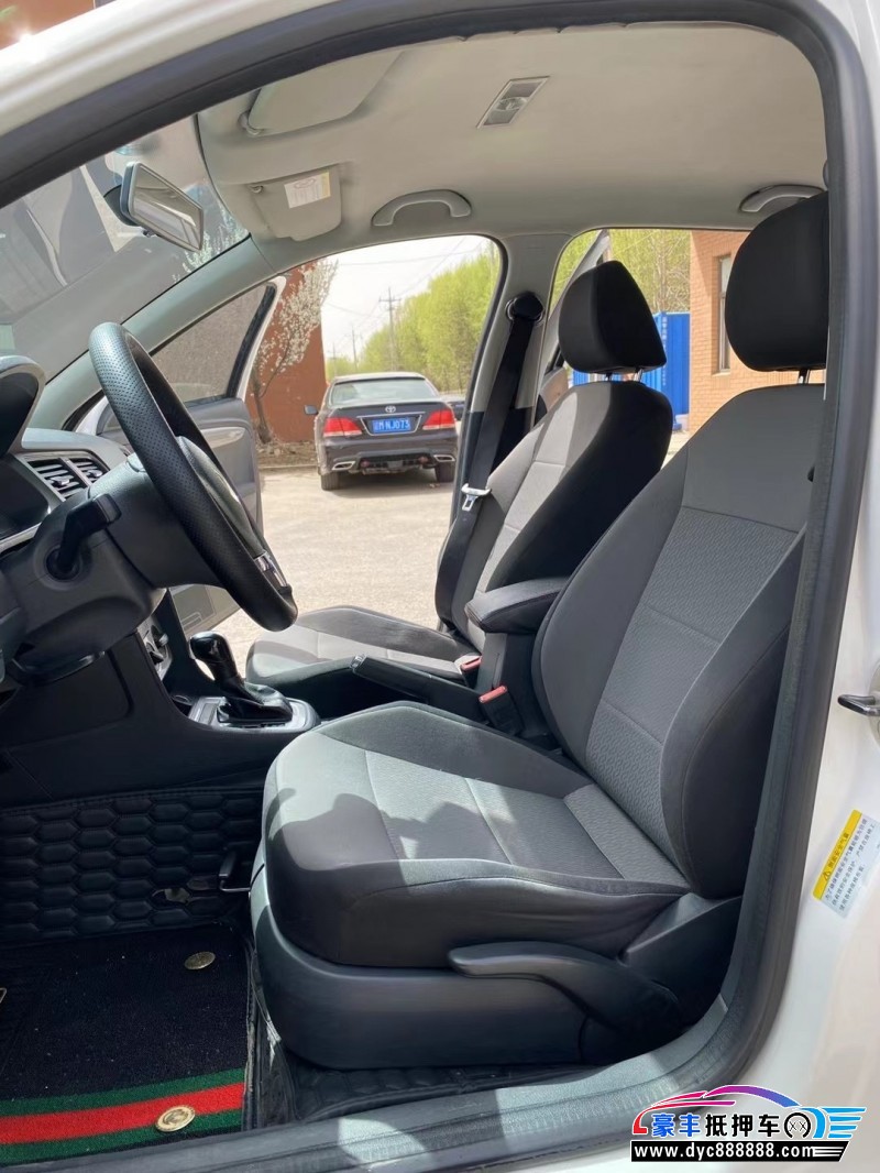 14年大众朗行轿车抵押车出售