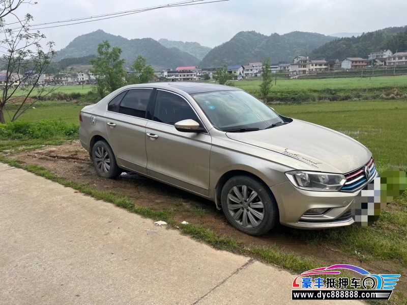 17年大众宝来轿车抵押车出售