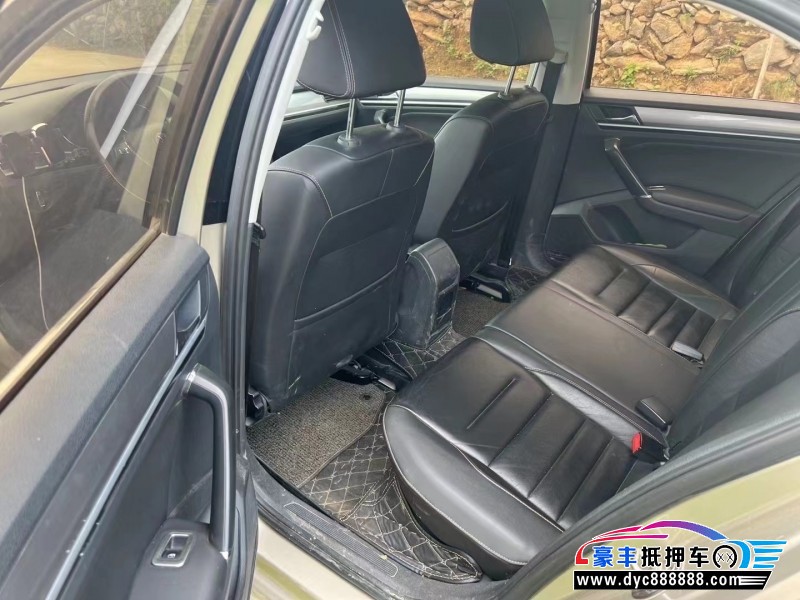 17年大众宝来轿车抵押车出售