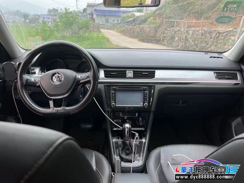 17年大众宝来轿车抵押车出售