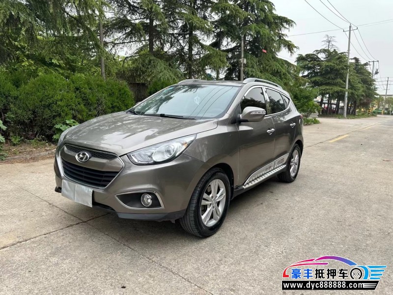 13年现代ix35轿车抵押车出售