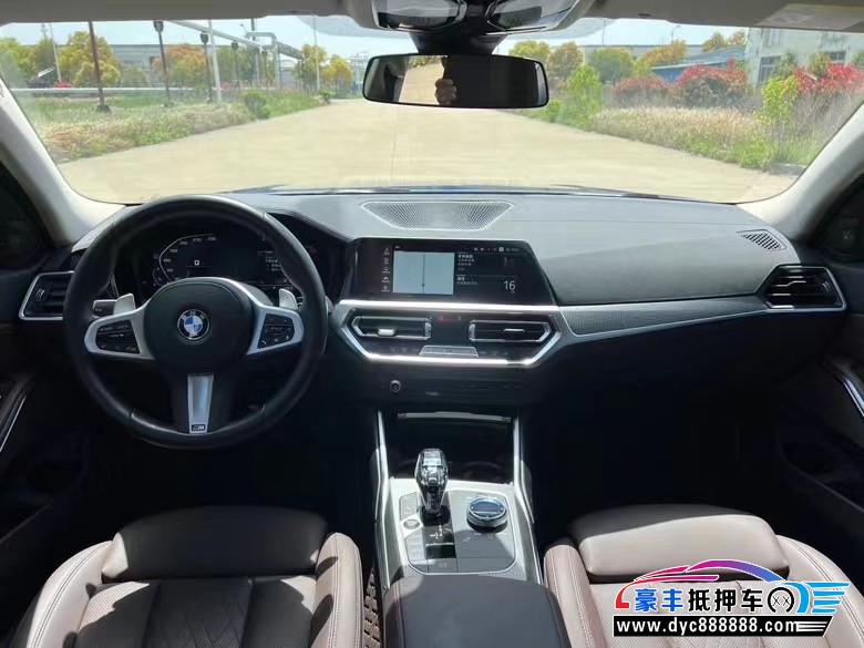 22年宝马3系轿车抵押车出售