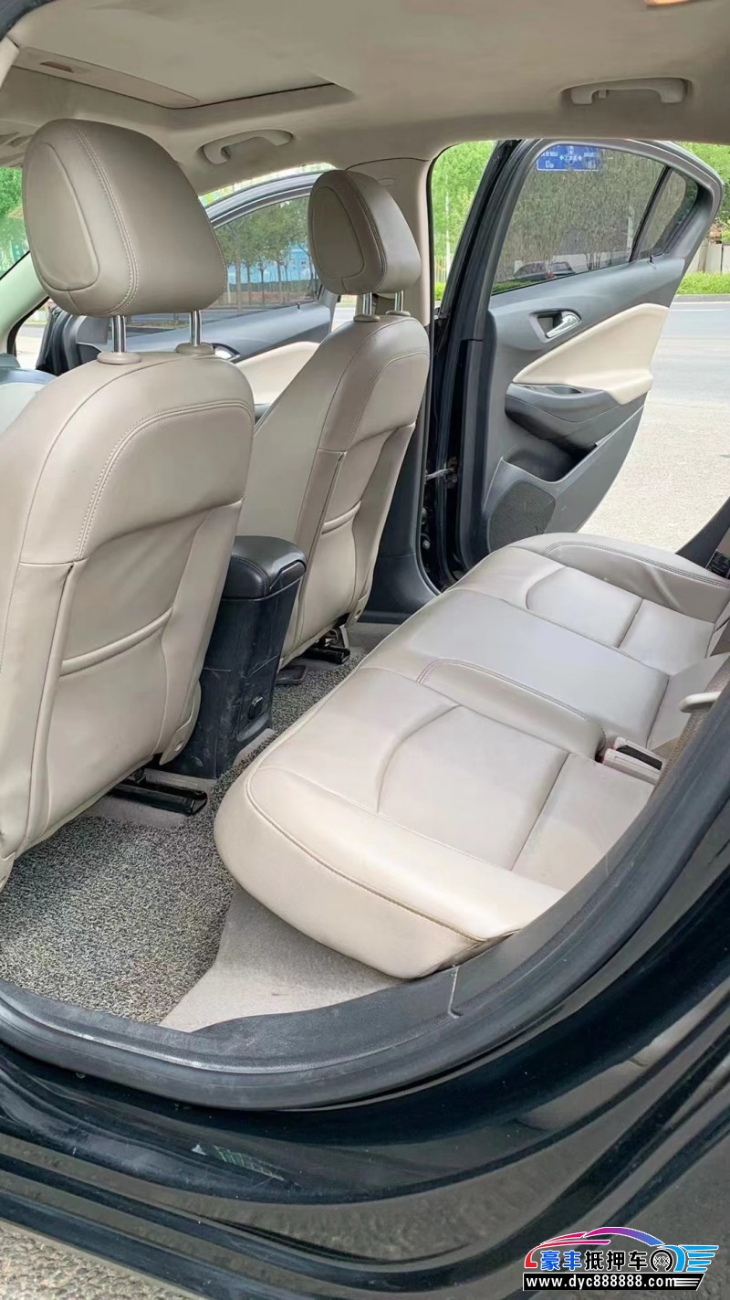 15年雪佛兰科鲁兹轿车抵押车出售