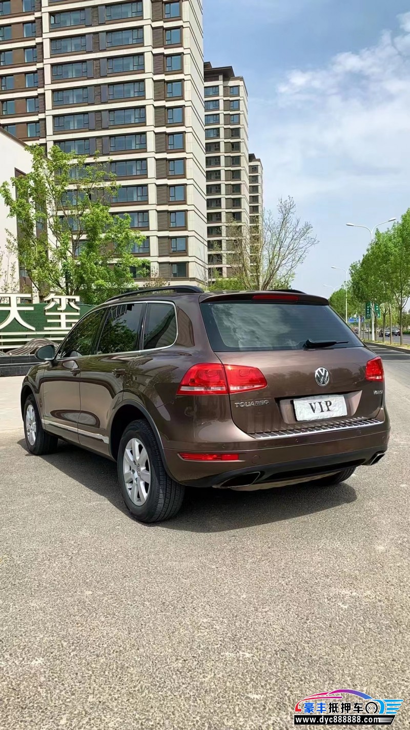 14年大众途锐轿车抵押车出售