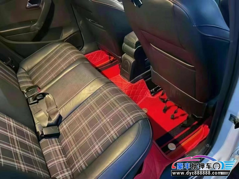 15年大众polo轿车抵押车出售