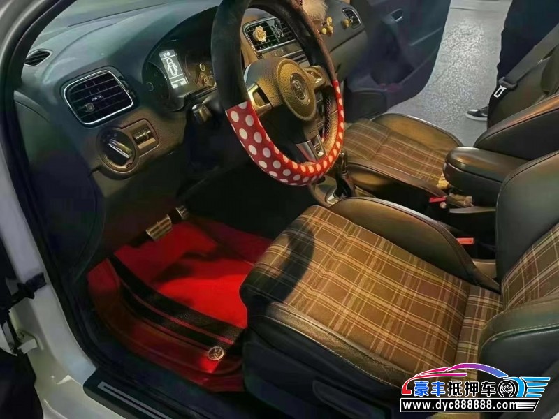 15年大众polo轿车抵押车出售