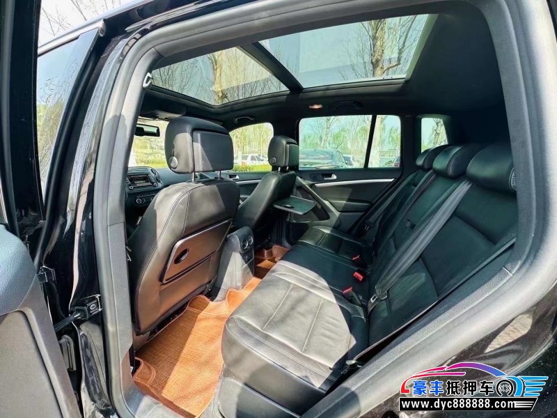 14年大众途威轿车抵押车出售