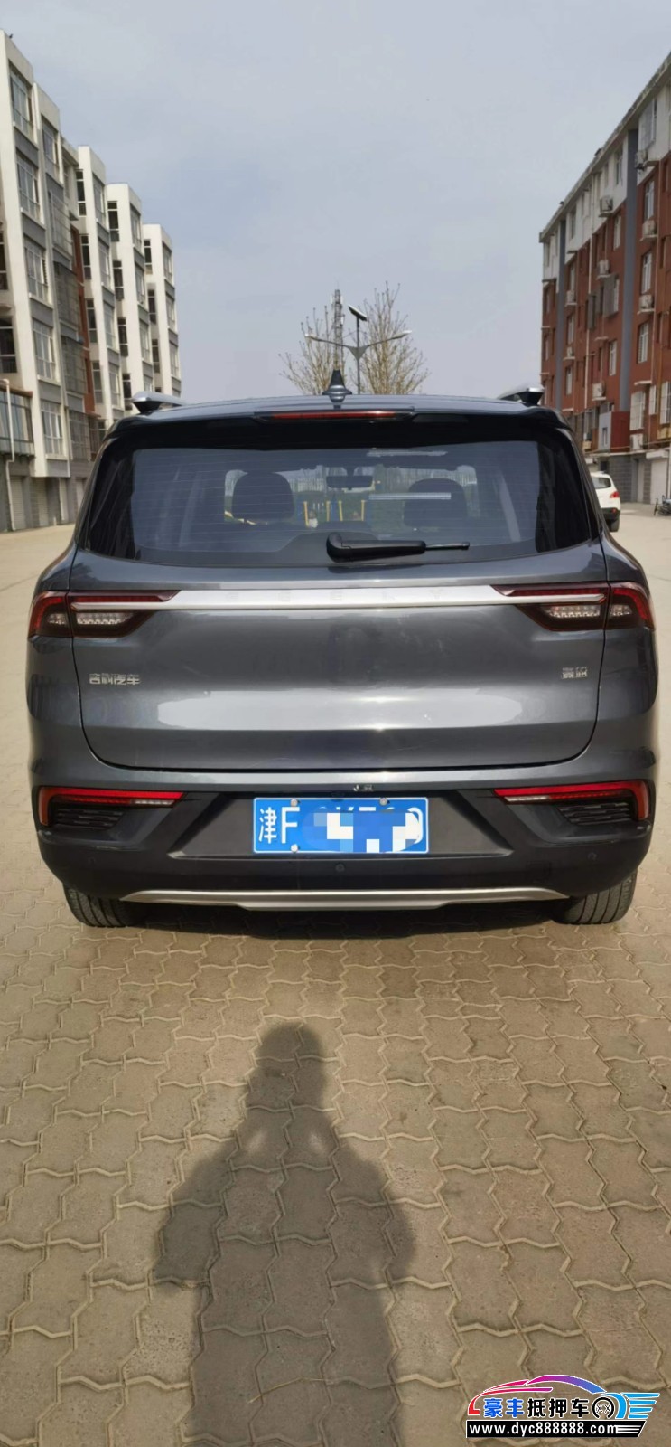 21年吉利豪越SUV抵押车出售