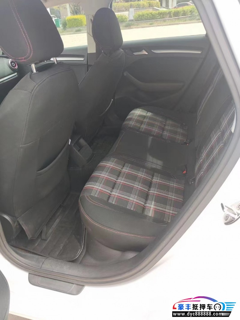 15年奥迪A3轿车抵押车出售