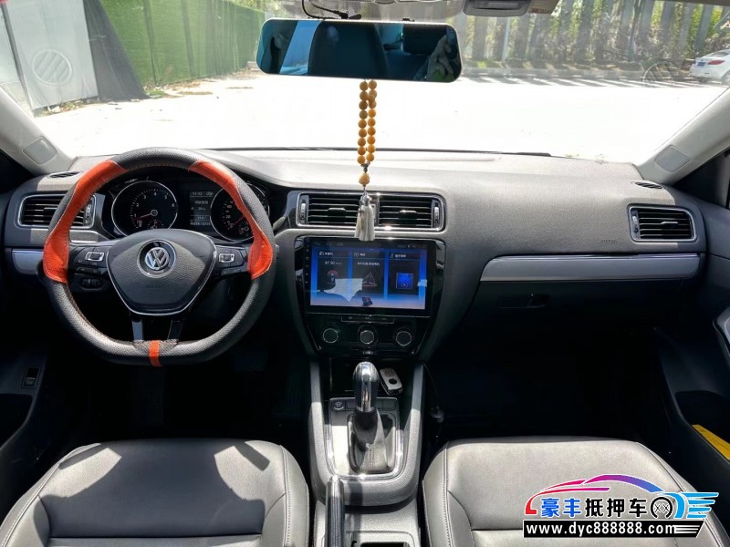 18年大众速腾轿车抵押车出售