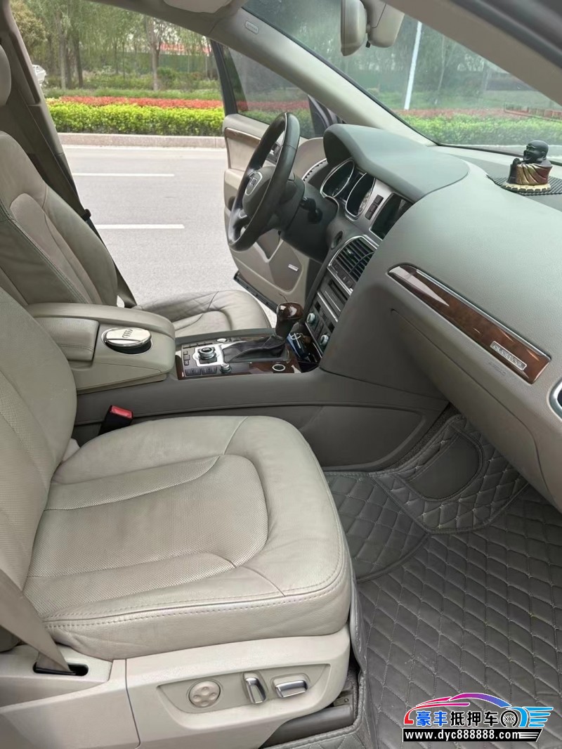 12年奥迪Q7轿车抵押车出售