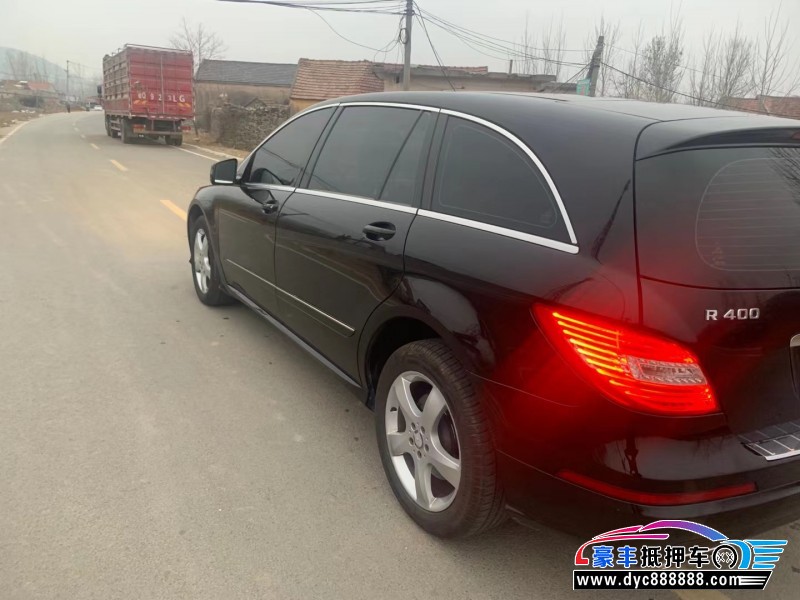 14年奔驰R级轿车抵押车出售