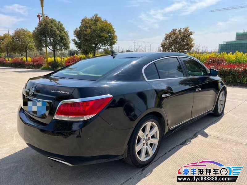 10年别克君越轿车抵押车出售