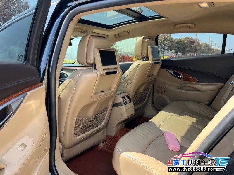 10年别克君越轿车抵押车出售