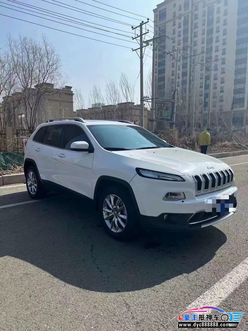 16年Jeep自由光轿车抵押车出售