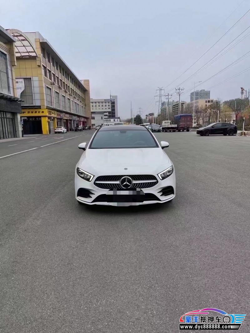 19年奔驰A级轿车抵押车出售