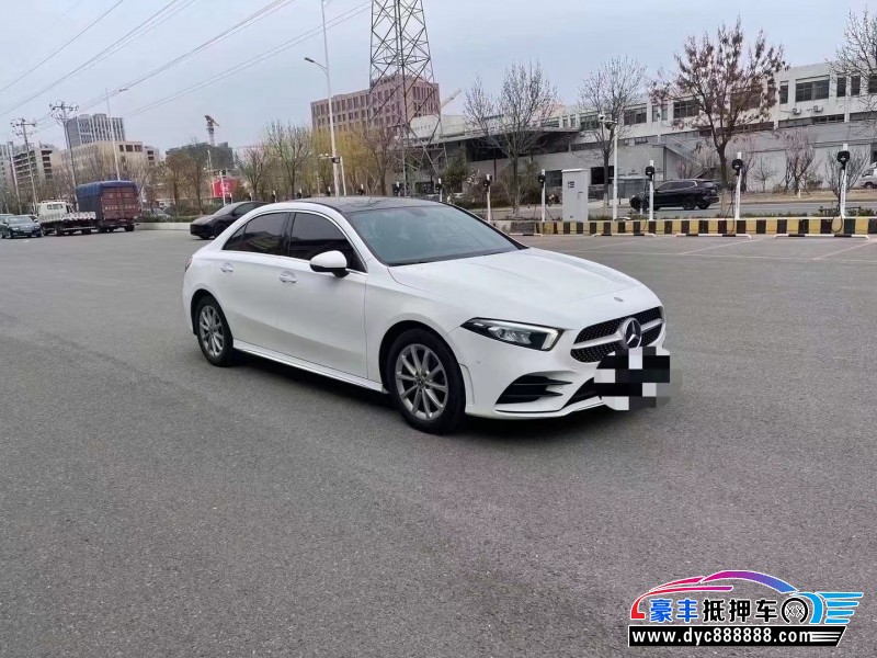 19年奔驰A级轿车抵押车出售