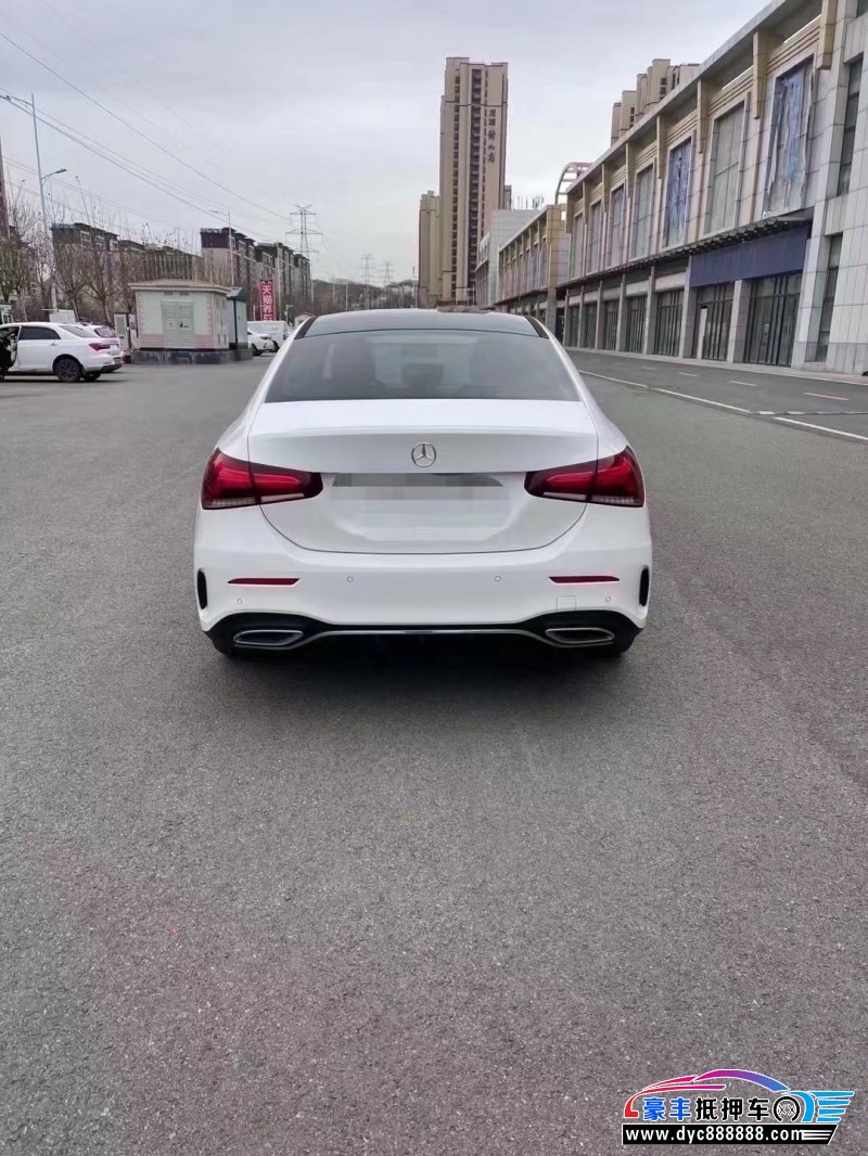 19年奔驰A级轿车抵押车出售