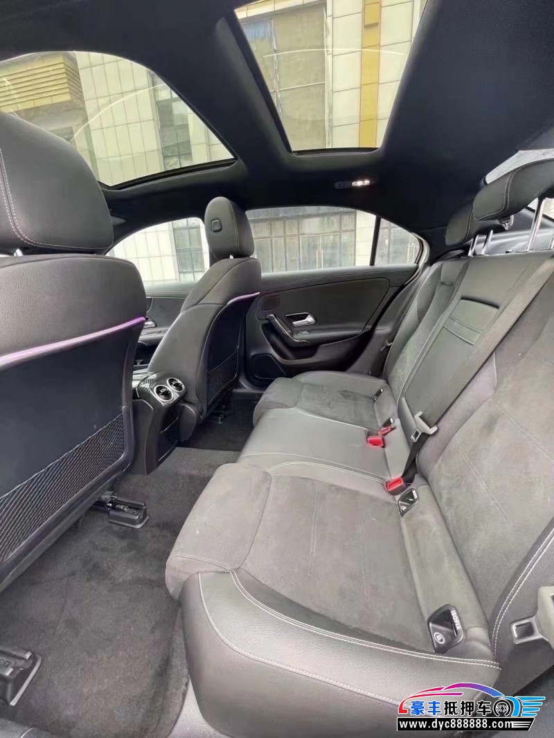 19年奔驰A级轿车抵押车出售