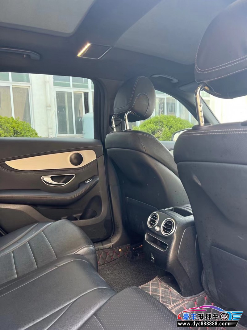 20年奔驰GLC轿车抵押车出售