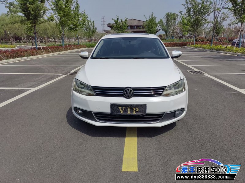 14年大众速腾轿车抵押车出售