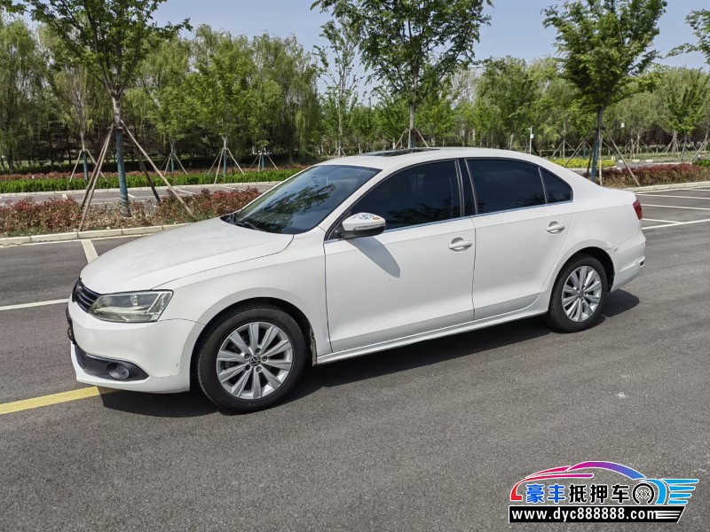 14年大众速腾轿车抵押车出售