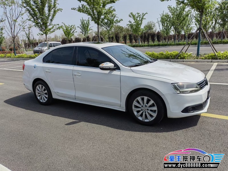 14年大众速腾轿车抵押车出售