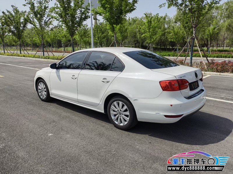 14年大众速腾轿车抵押车出售