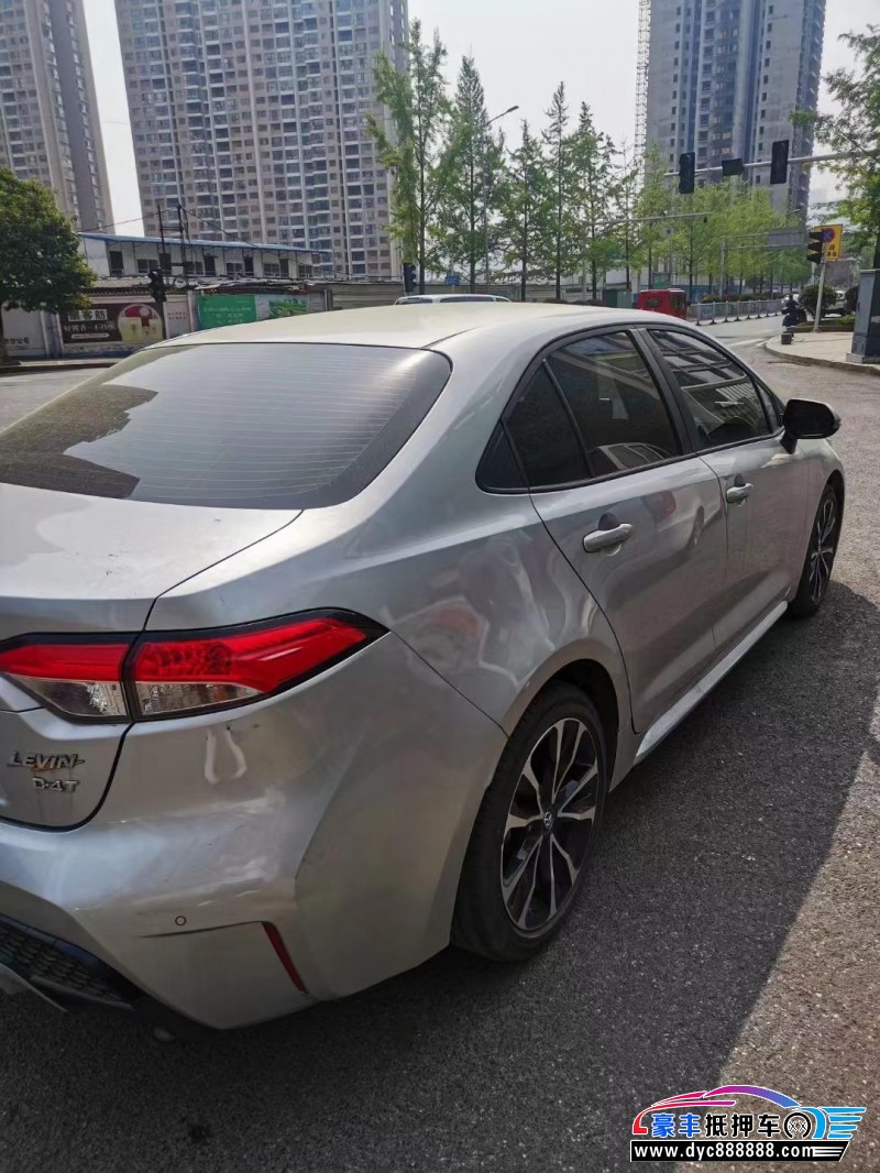 22年丰田雷凌轿车抵押车出售