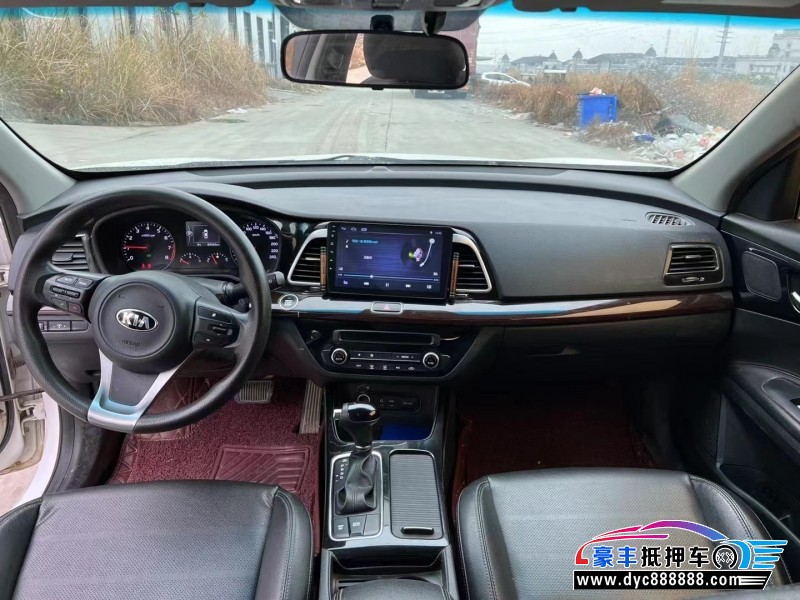 17年起亚K4轿车抵押车出售