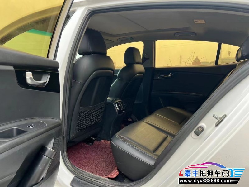 17年起亚K4轿车抵押车出售