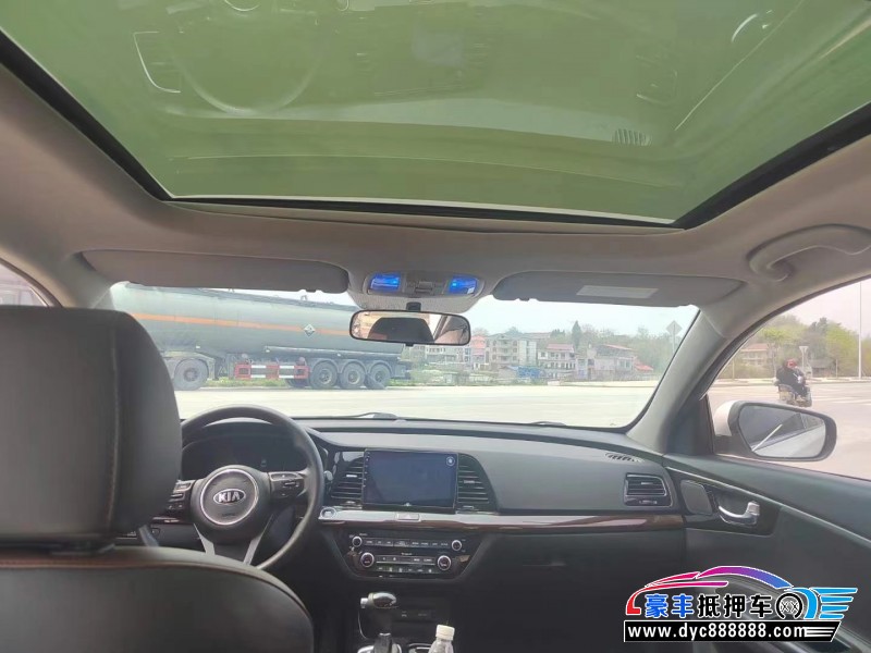 19年起亚K4轿车抵押车出售