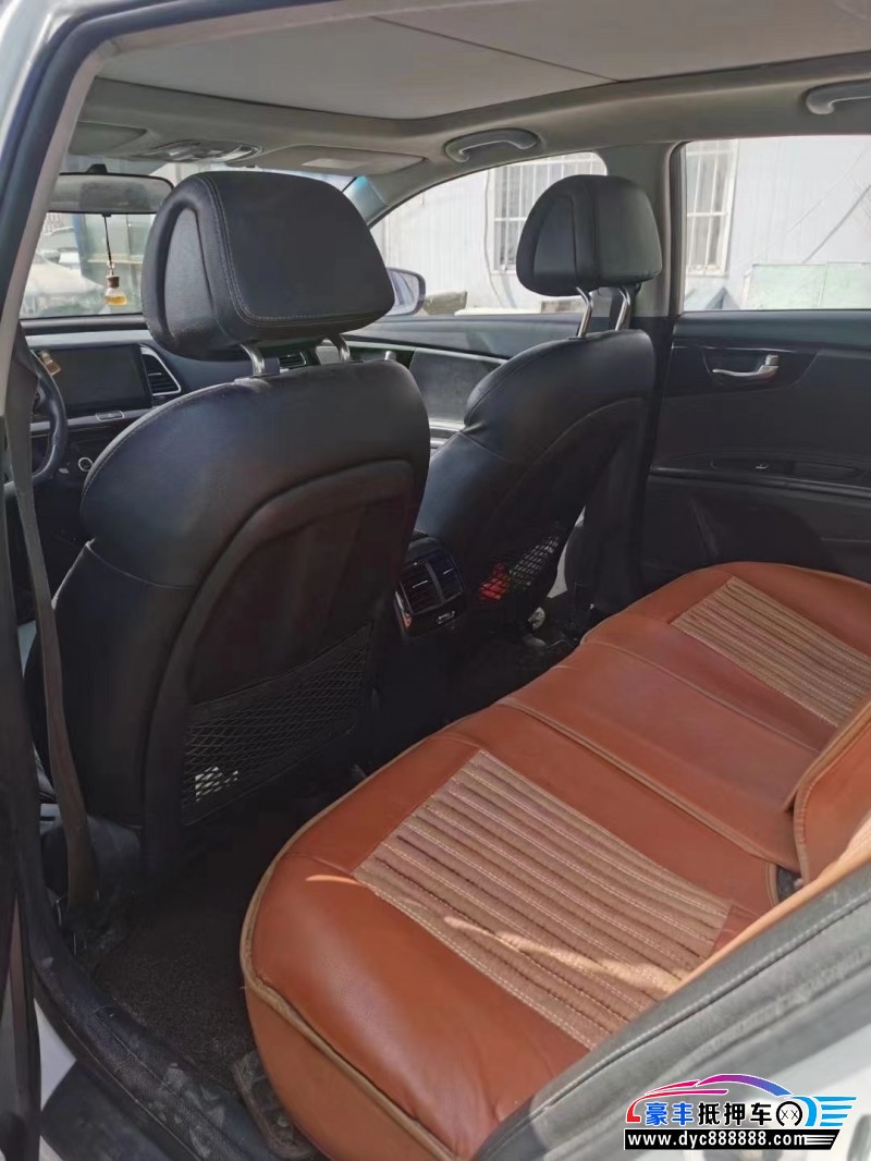 17年起亚K4轿车抵押车出售