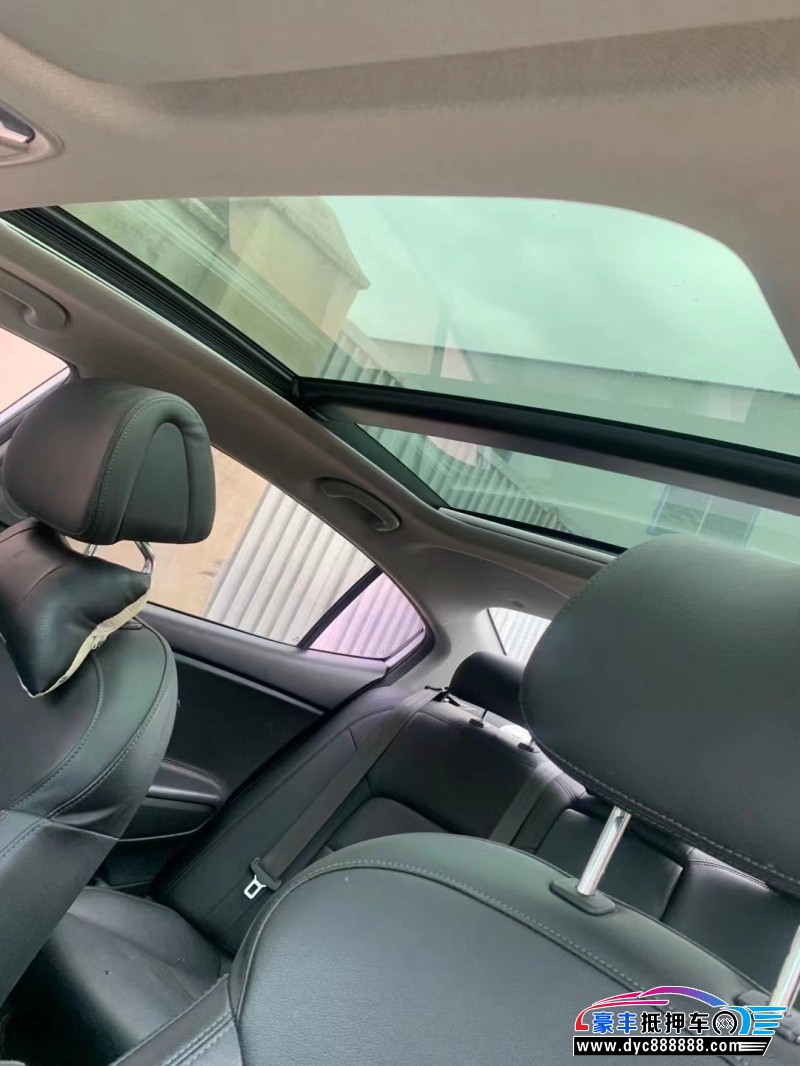 17年起亚K4轿车抵押车出售