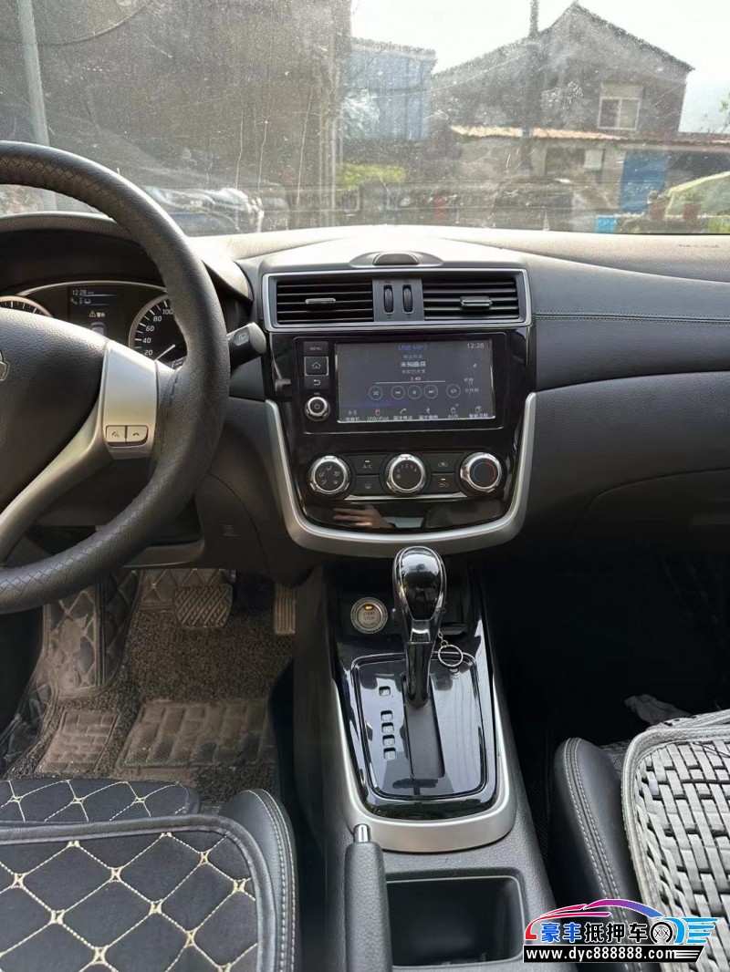 18年日产骐达轿车抵押车出售