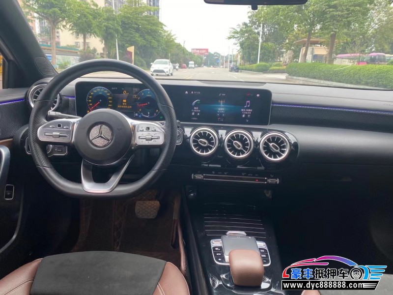 20年奔驰A轿车抵押车出售