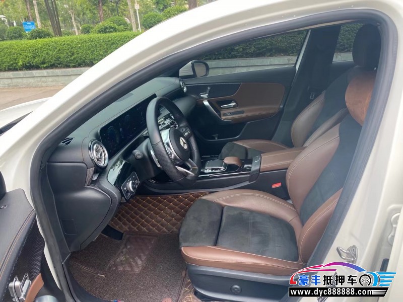 20年奔驰A轿车抵押车出售