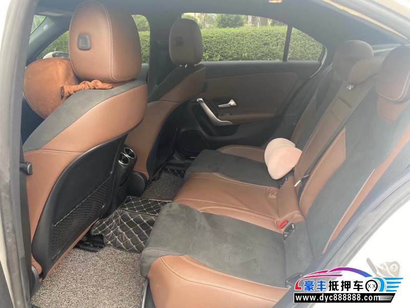 20年奔驰A轿车抵押车出售