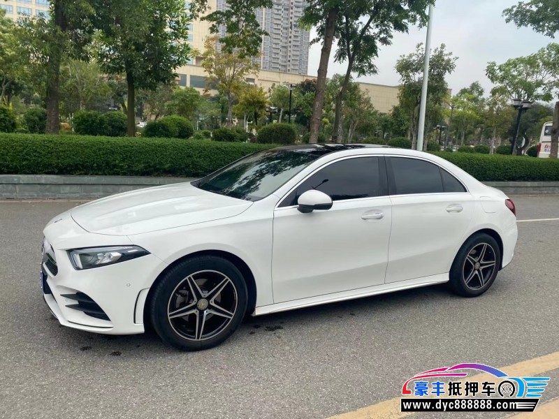 20年奔驰A轿车抵押车出售