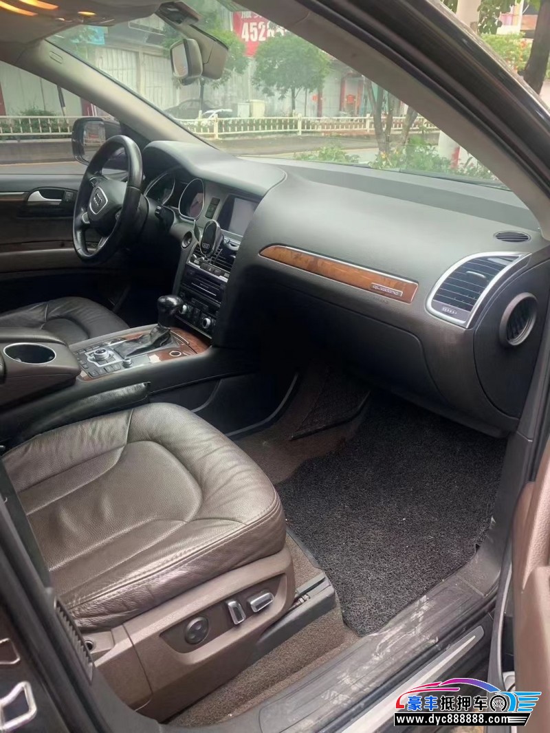 14年奥迪Q7轿车抵押车出售