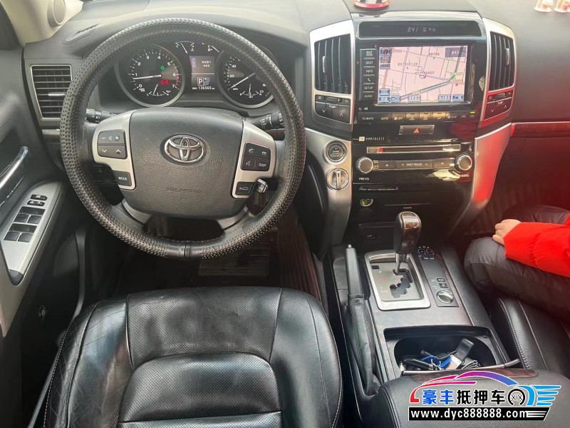 12年丰田兰德酷路泽轿车抵押车出售