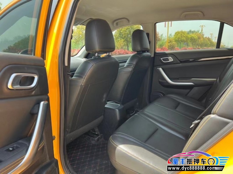 19年东风风神AX4轿车抵押车出售