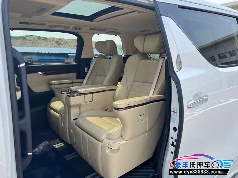 17年丰田埃尔法MPV抵押车出售