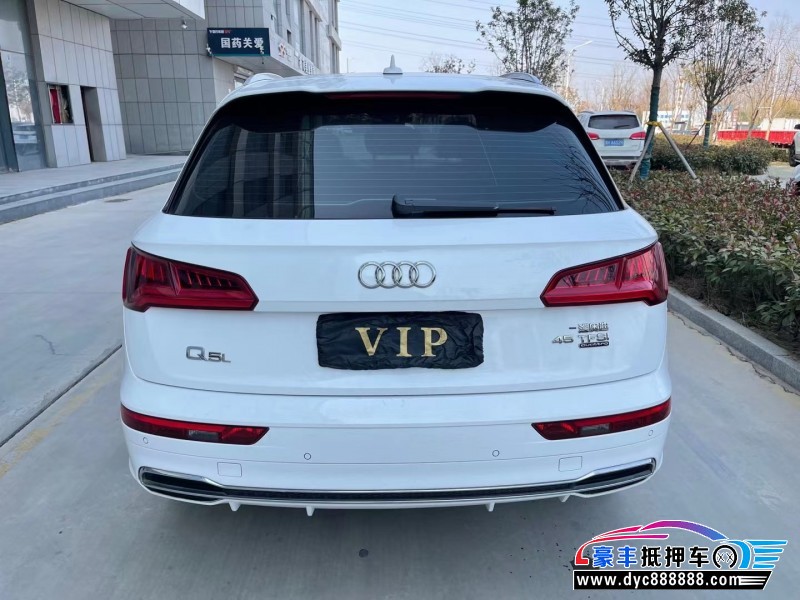 19年奥迪Q5轿车抵押车出售