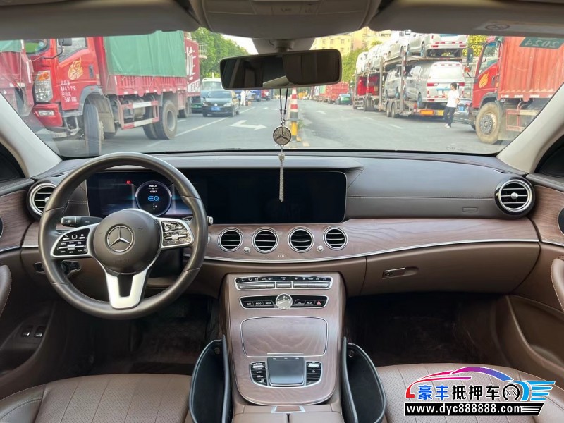 20年奔驰E轿车抵押车出售