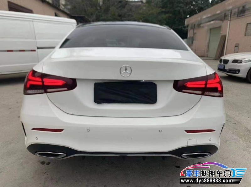 20年奔驰A轿车抵押车出售