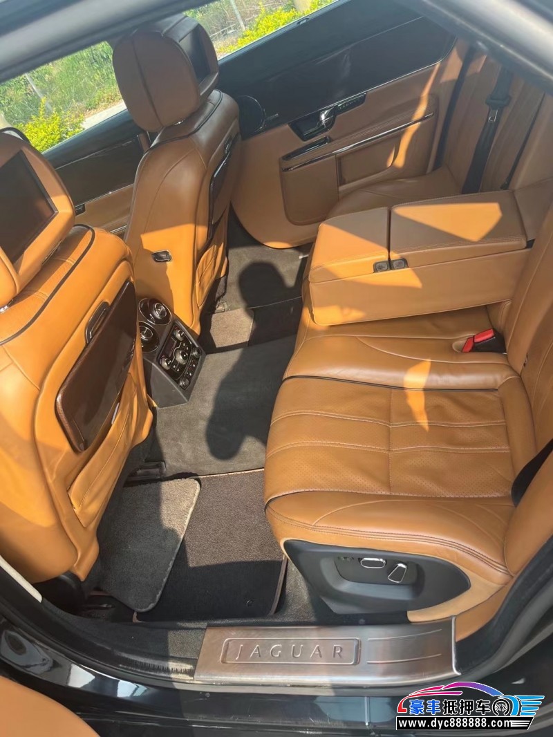 13年捷豹XJL轿车抵押车出售