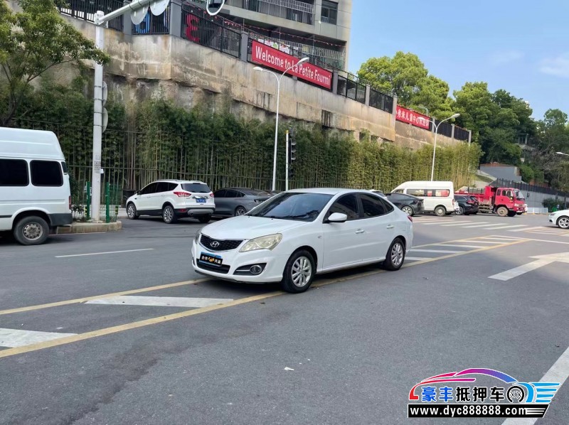 15年现代悦动轿车抵押车出售